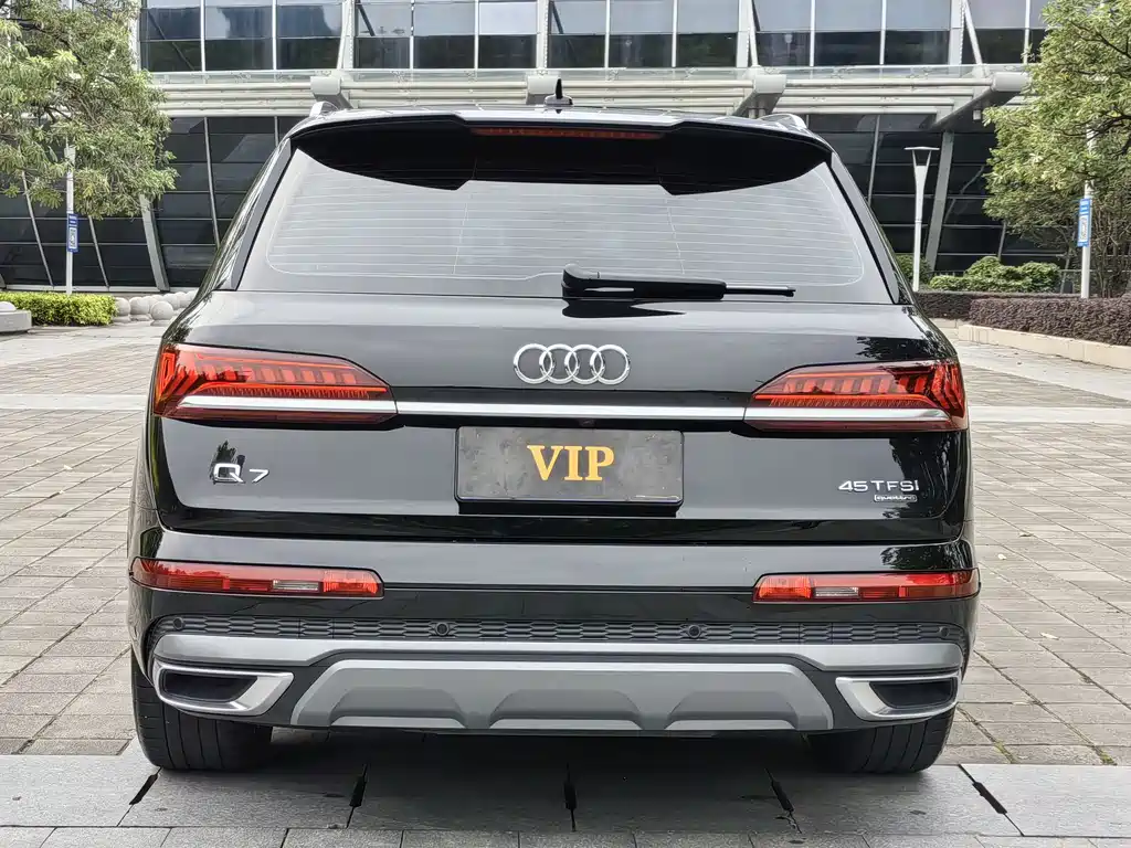 Audi Q7 2024 — фото 6