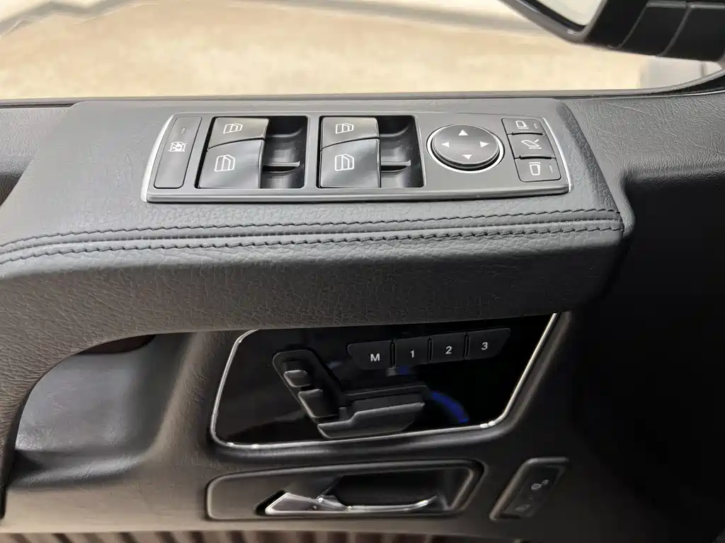 Mercedes-Benz G-Class 2016 — фото 14