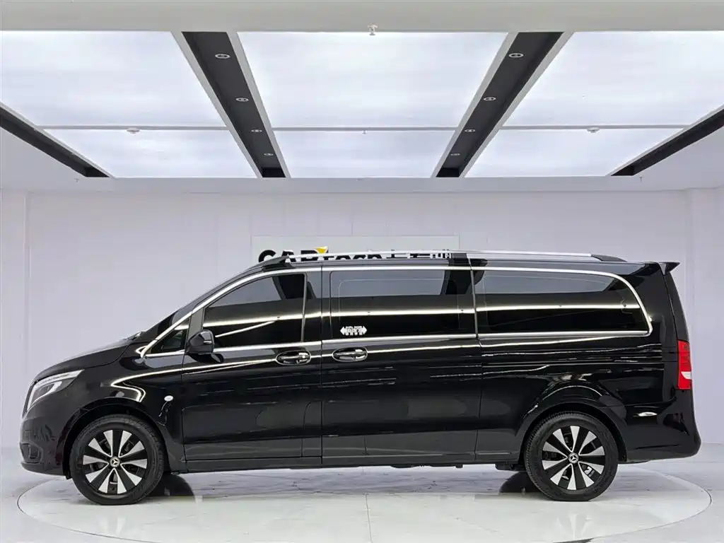 Mercedes-Benz Vito 2023 — фото 2