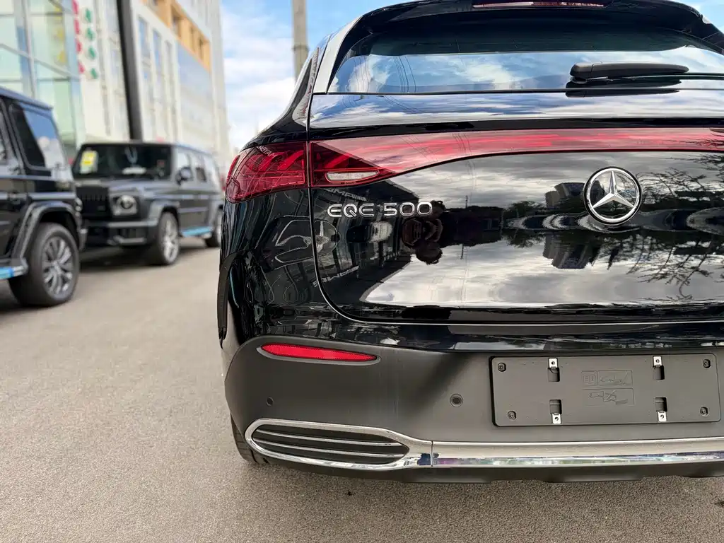 Mercedes-Benz EQE SUV 2025 — фото 11