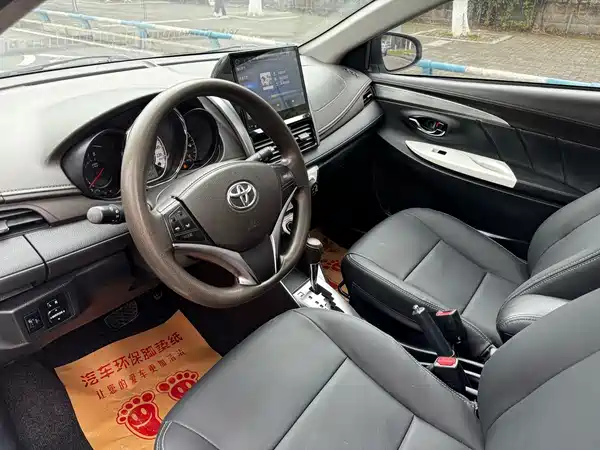 Toyota Yaris L 2015
