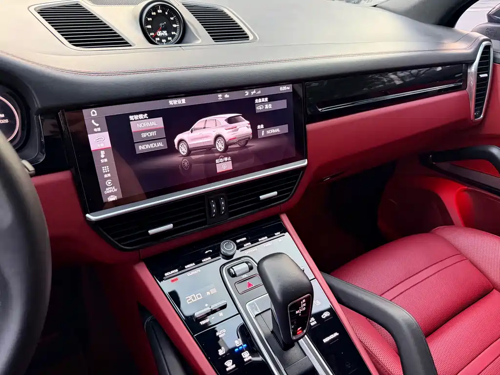Porsche Cayenne 2020 — фото 10