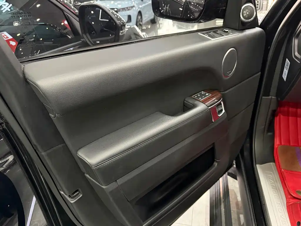 Land Rover Range Rover 2018 — фото 11