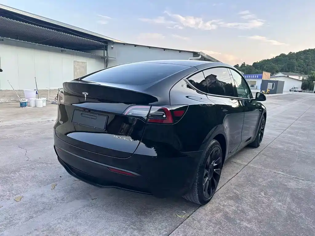 Tesla Model Y 2022 — фото 2