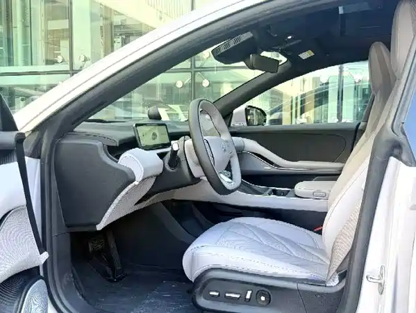 NIO ET5 2025