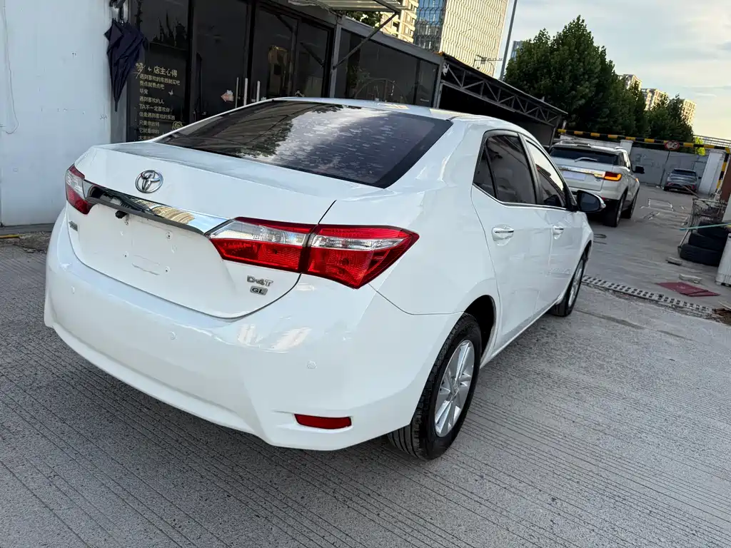 Toyota Corolla 2017 — фото 12