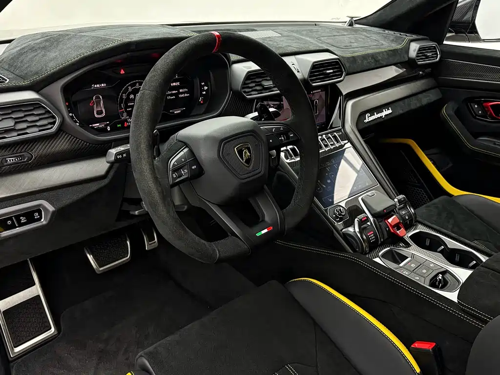 Lamborghini Urus 2023 — фото 20