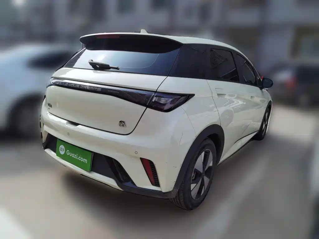 BYD Dolphin 2023