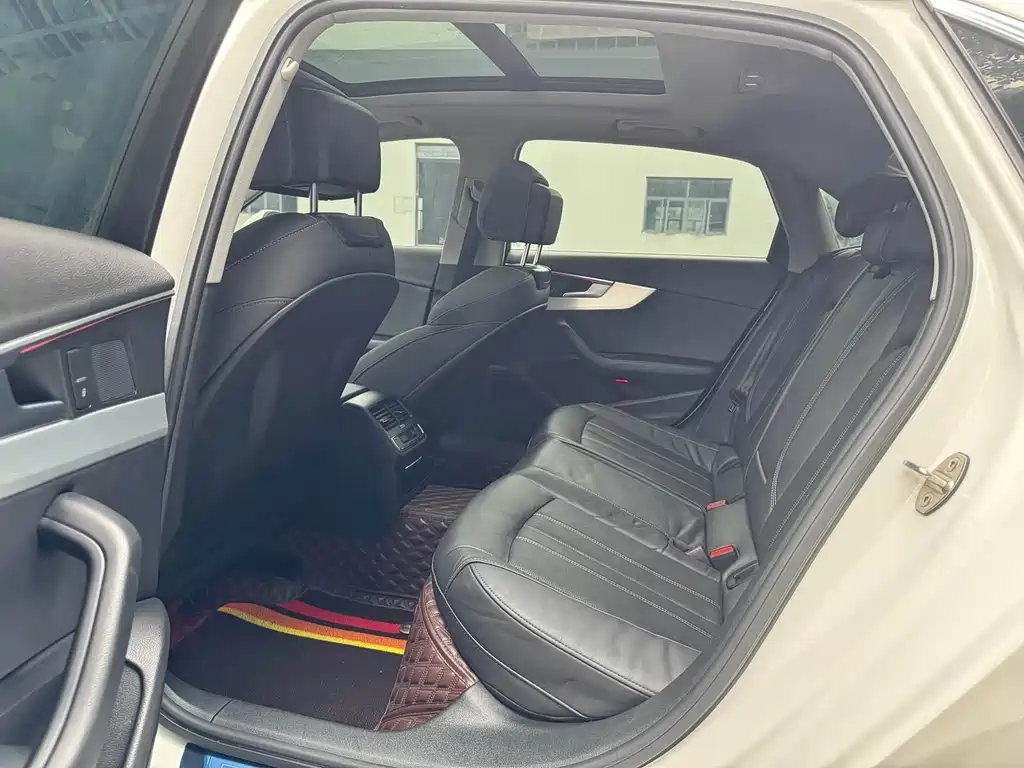 Audi A4L 2021