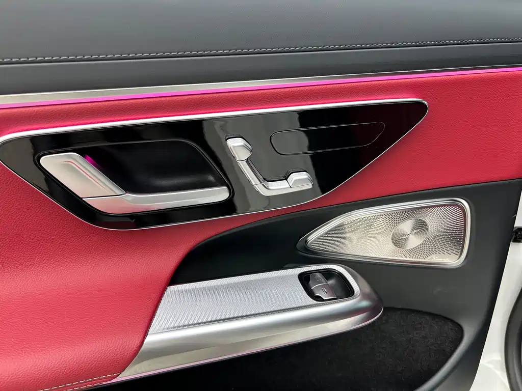 Mercedes-Benz E-Class 2025 — фото 42