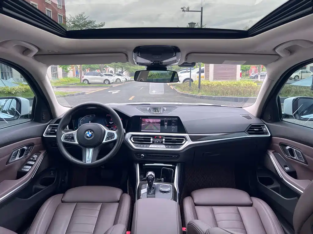 BMW 3 Series 2019 — фото 12