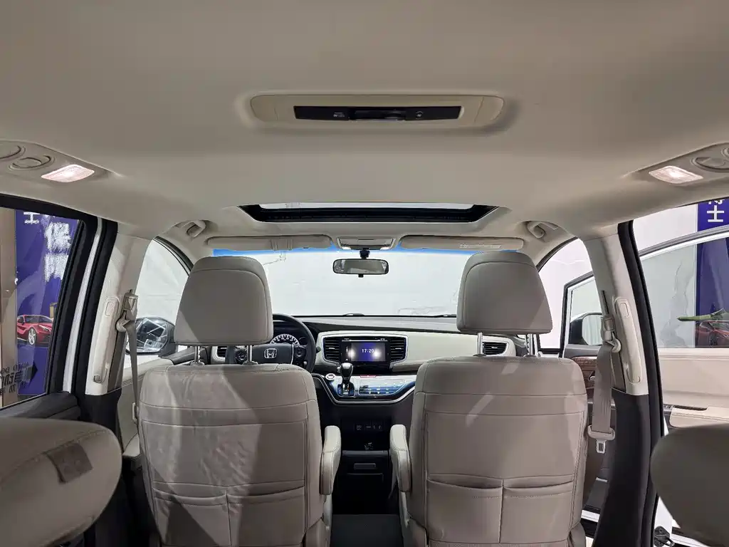 Honda Odyssey 2017 — фото 7