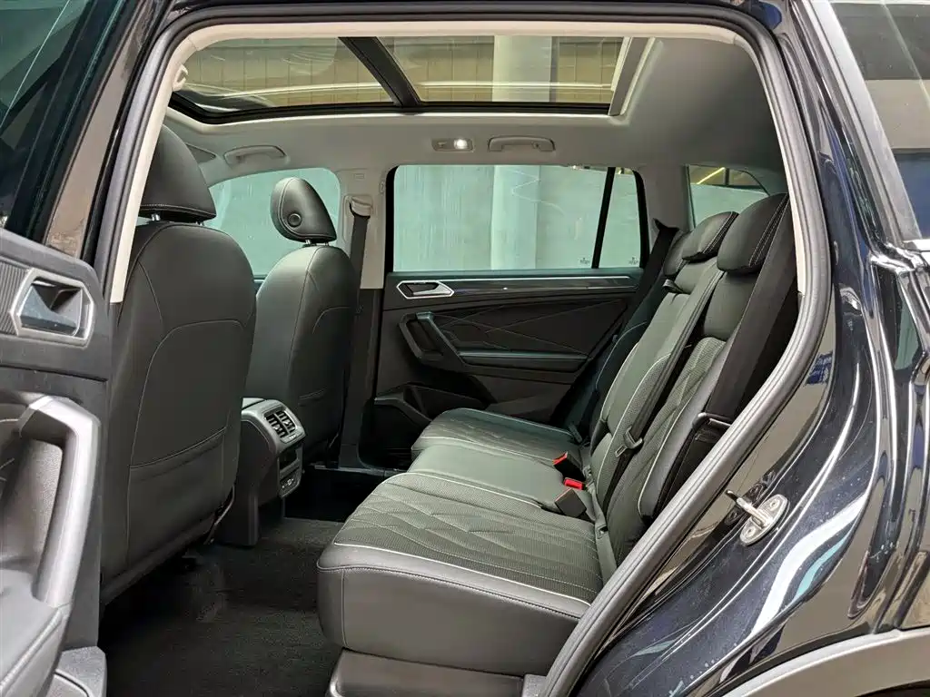 Volkswagen Tiguan L 2024 — фото 10