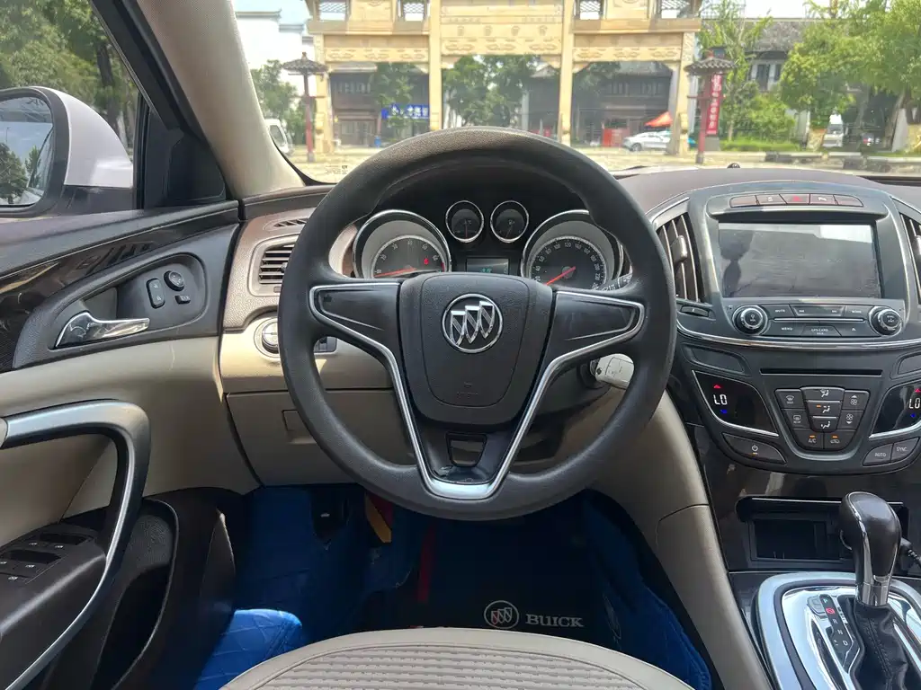 Buick Regal 2017 — фото 10