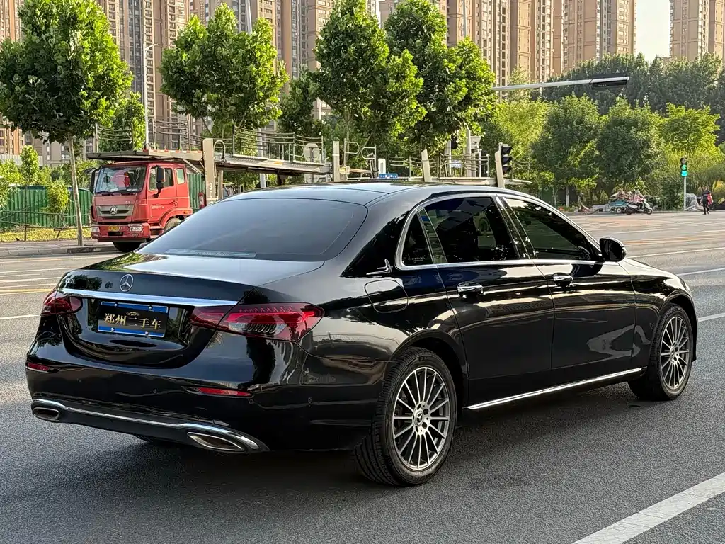 Mercedes-Benz E-Class 2021 — фото 19