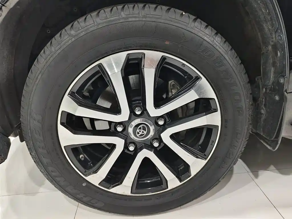 Toyota Land Cruiser 2019 — фото 16