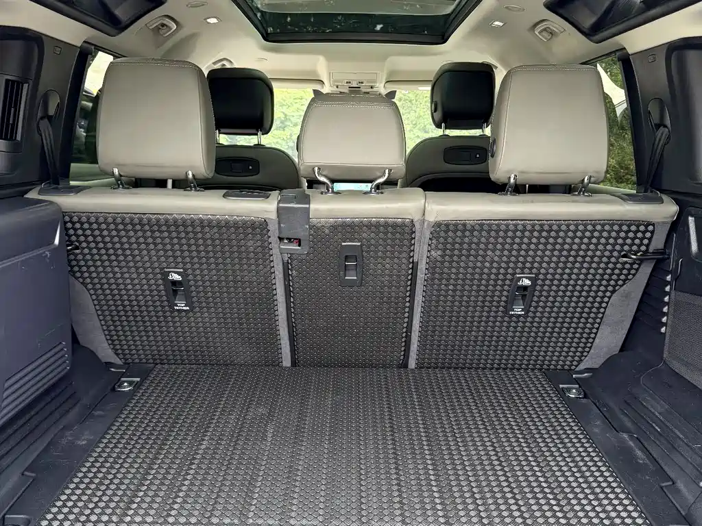 Land Rover Defender 2020 — фото 18