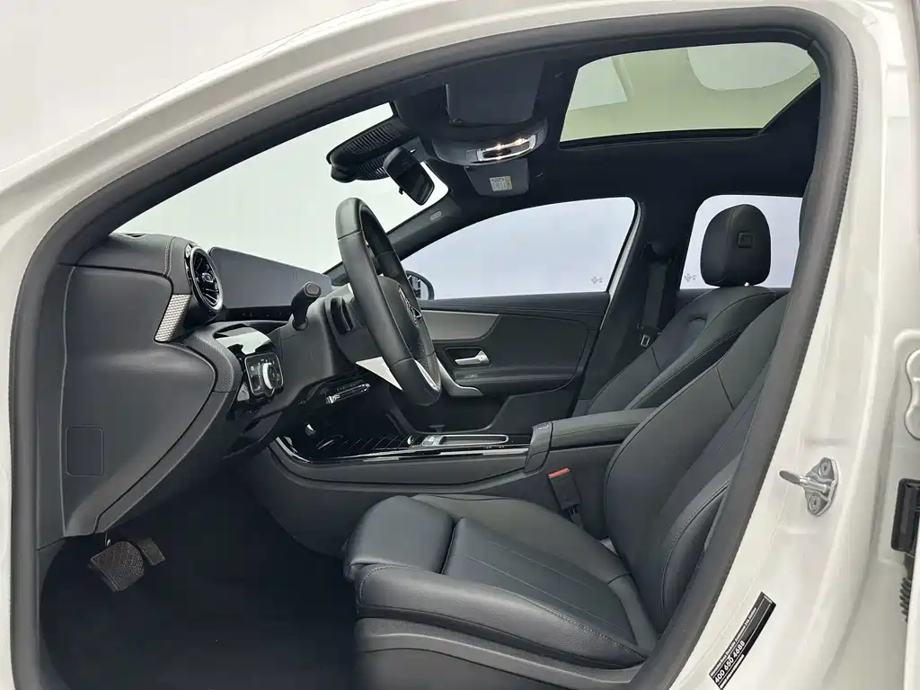 Mercedes-Benz A-Class 2023 — фото 5