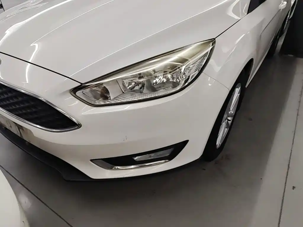 Ford Focus 2016 — фото 24