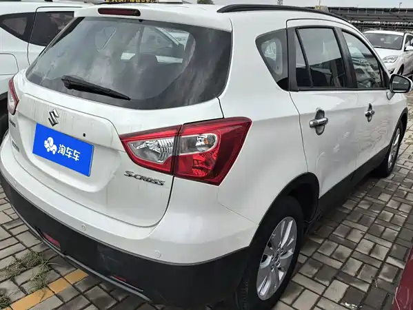 Suzuki S-Cross 2015
