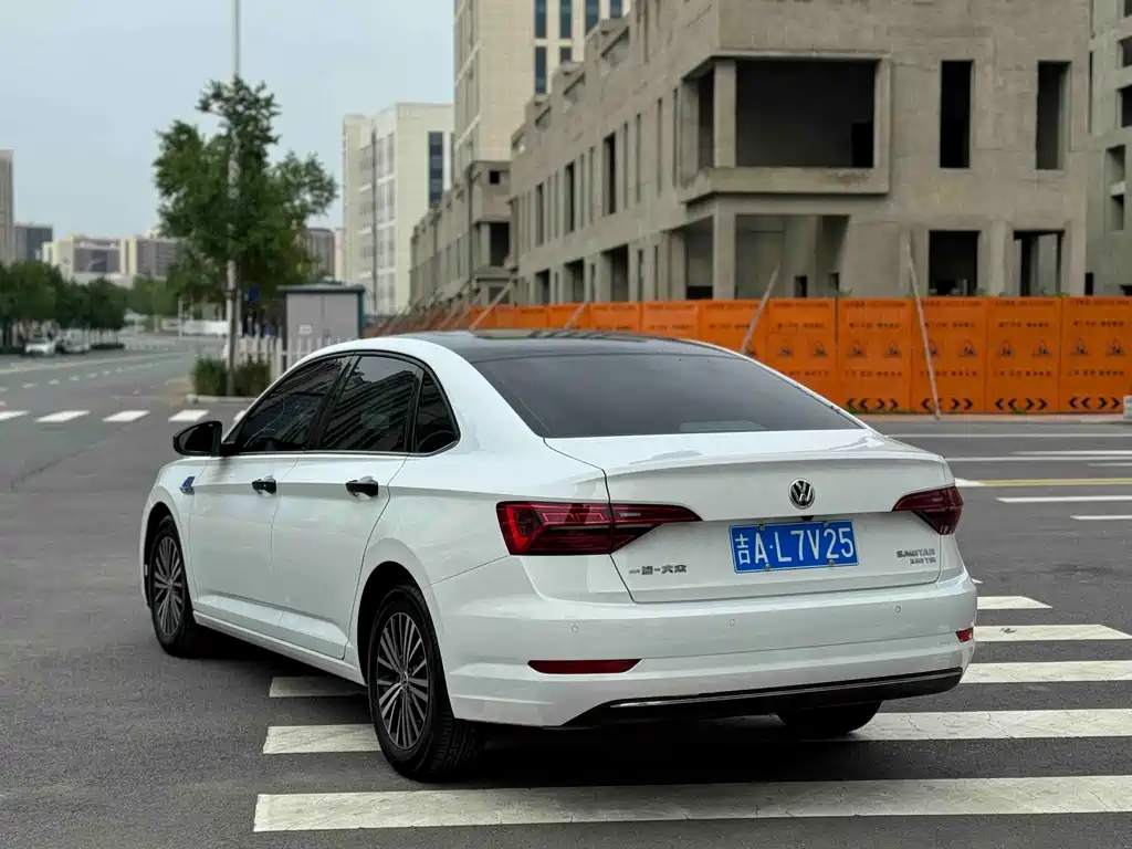Volkswagen Sagitar 2019