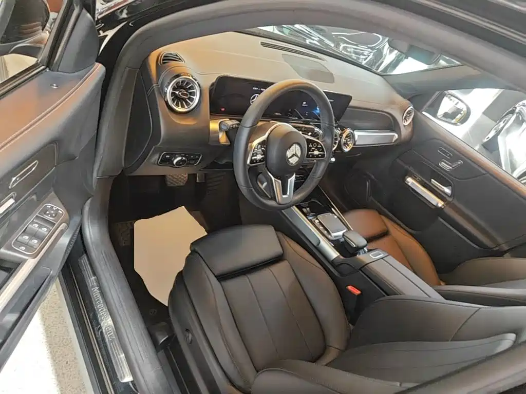 Mercedes-Benz GLB 2021 — фото 16