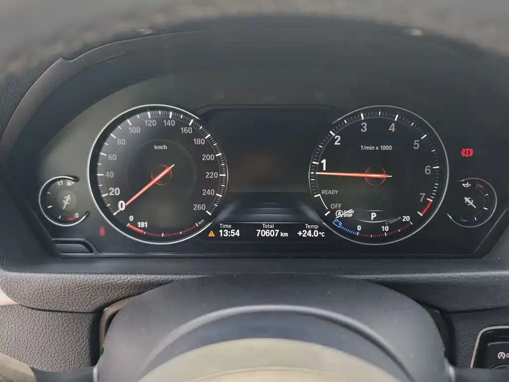 BMW 3 Series 2018 — фото 14
