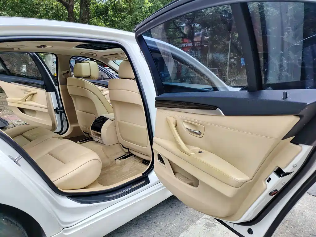 BMW 5 Series 2011