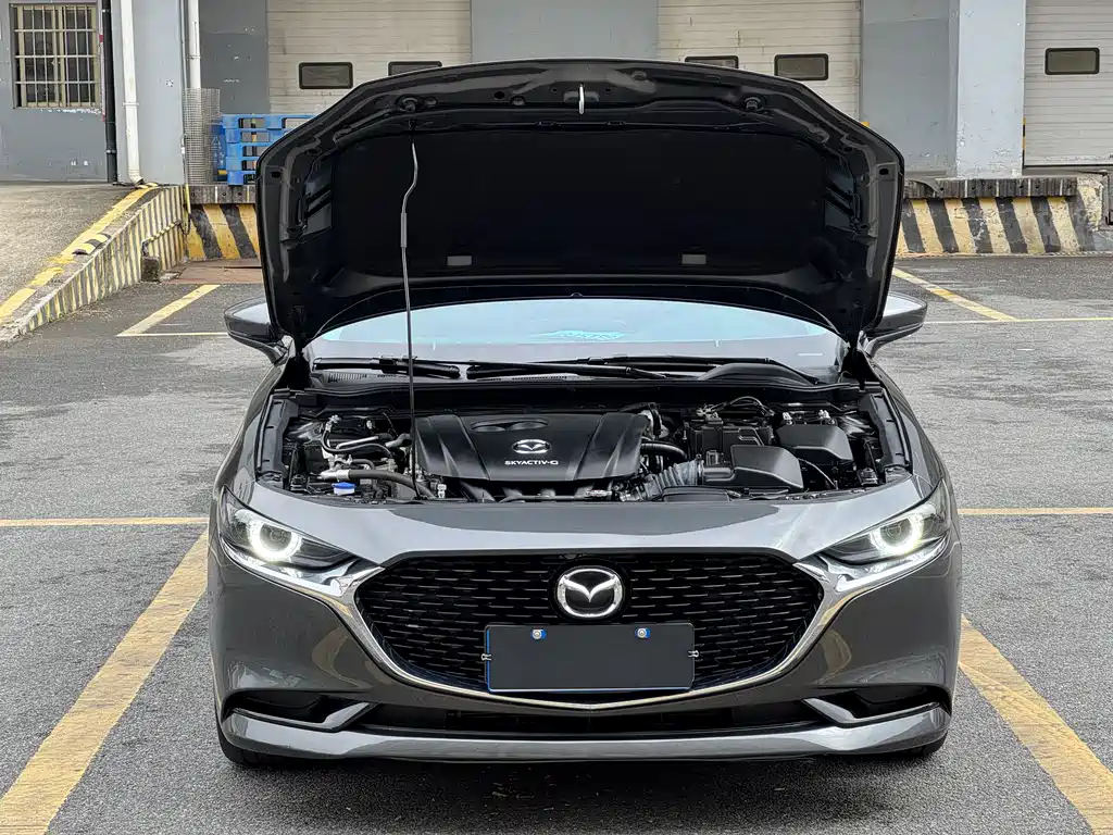 Mazda 3 Axela 2022 — фото 12