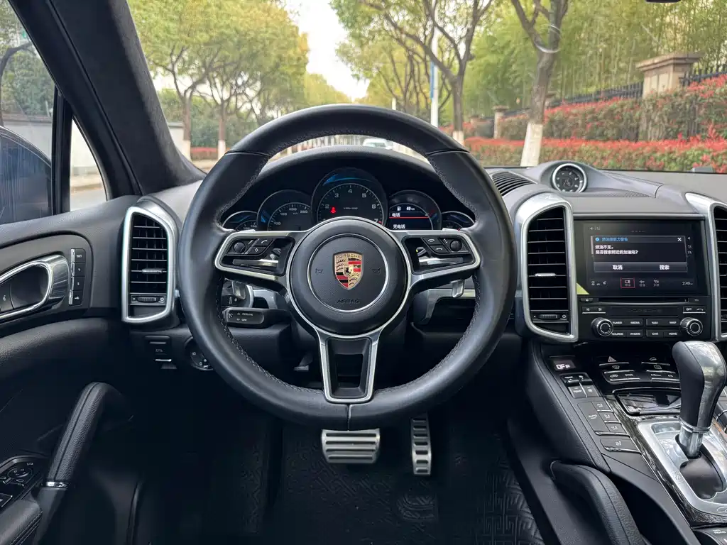 Porsche Cayenne 2017 — фото 14