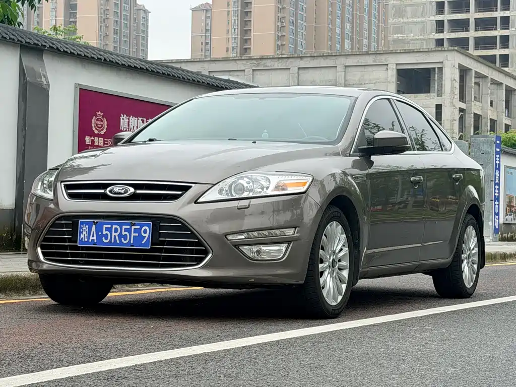 Ford Mondeo 2014 — фото 1