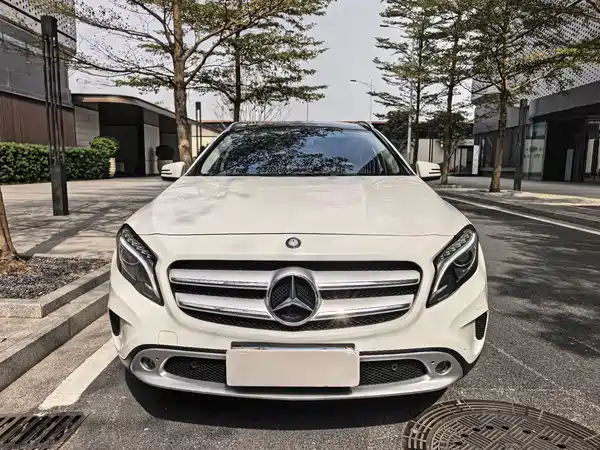 Mercedes-Benz GLA 2016