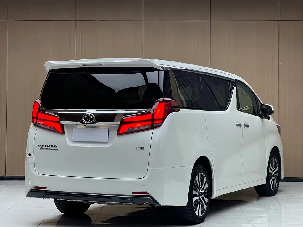 Toyota Alphard 2018 — фото 3