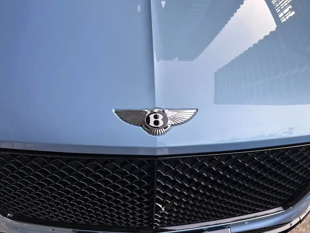 Bentley Bentayga 2021 — фото 4