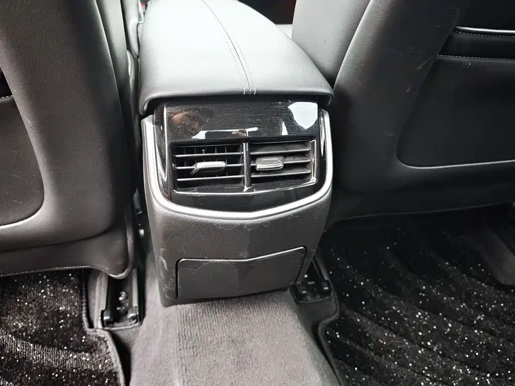 Cadillac XTS 2018 — фото 28