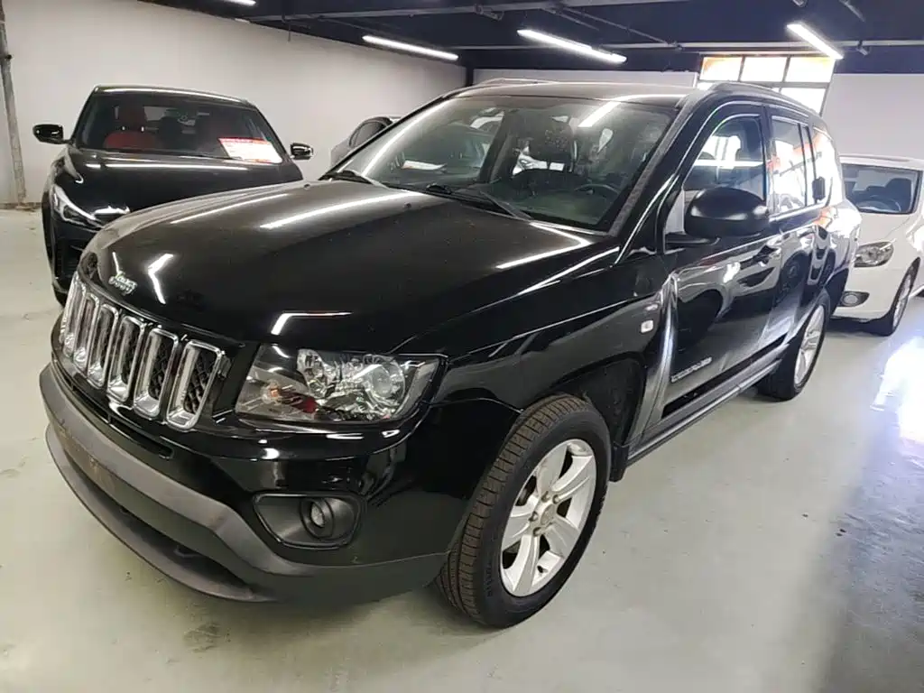 Jeep Compass 2014 — фото 1