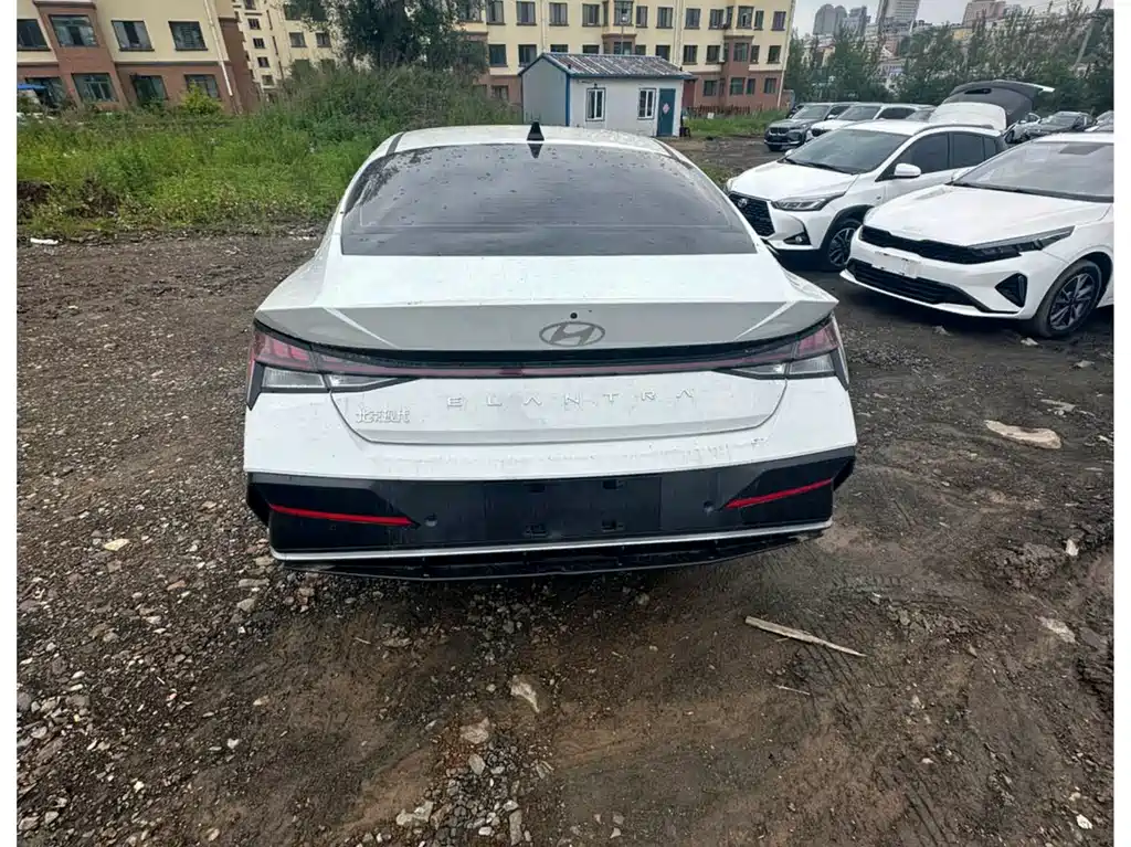 Hyundai Elantra 2025