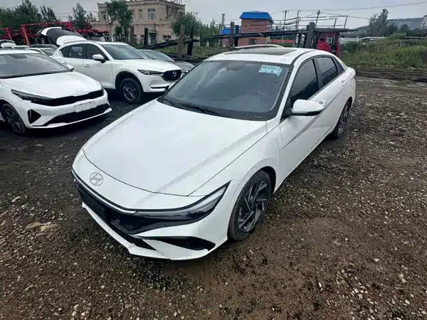 Hyundai Elantra 2025