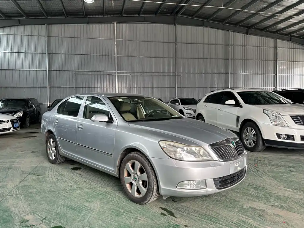 Skoda Octavia 2011 — фото 3