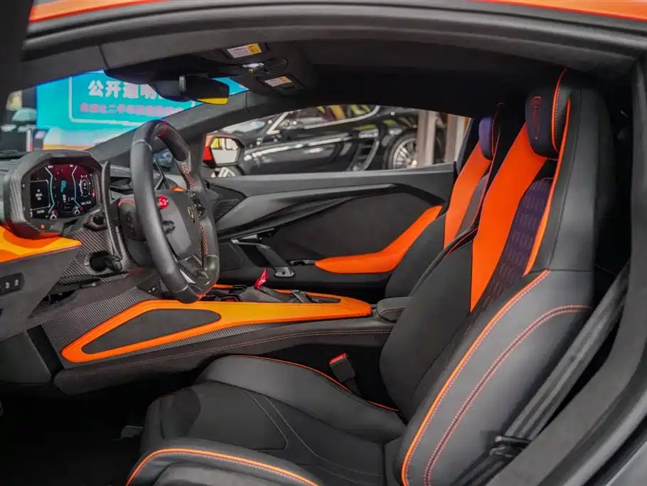 Lamborghini Revuelto 2026 — фото 23
