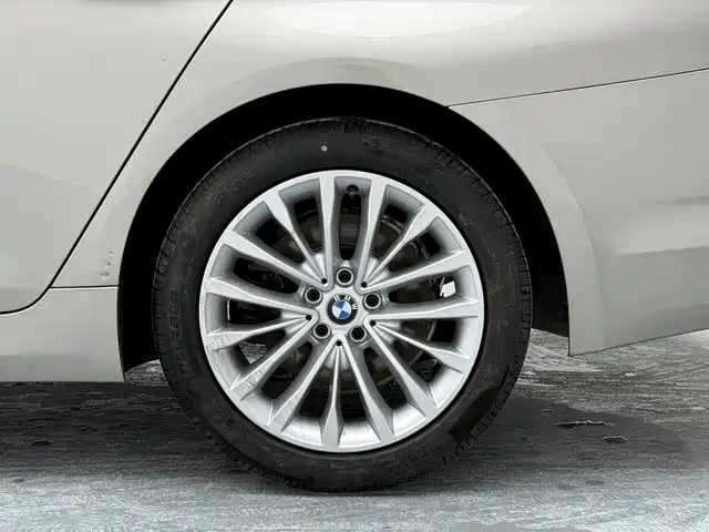 BMW 5 Series 2020 — фото 19