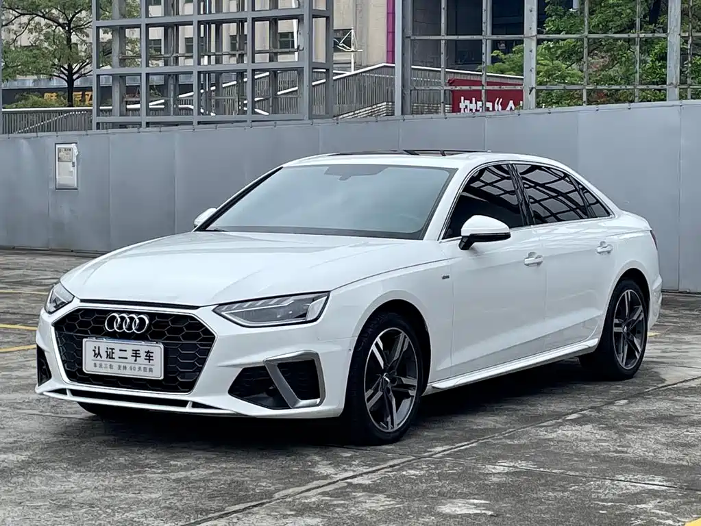 Audi A4L 2021 — фото 1