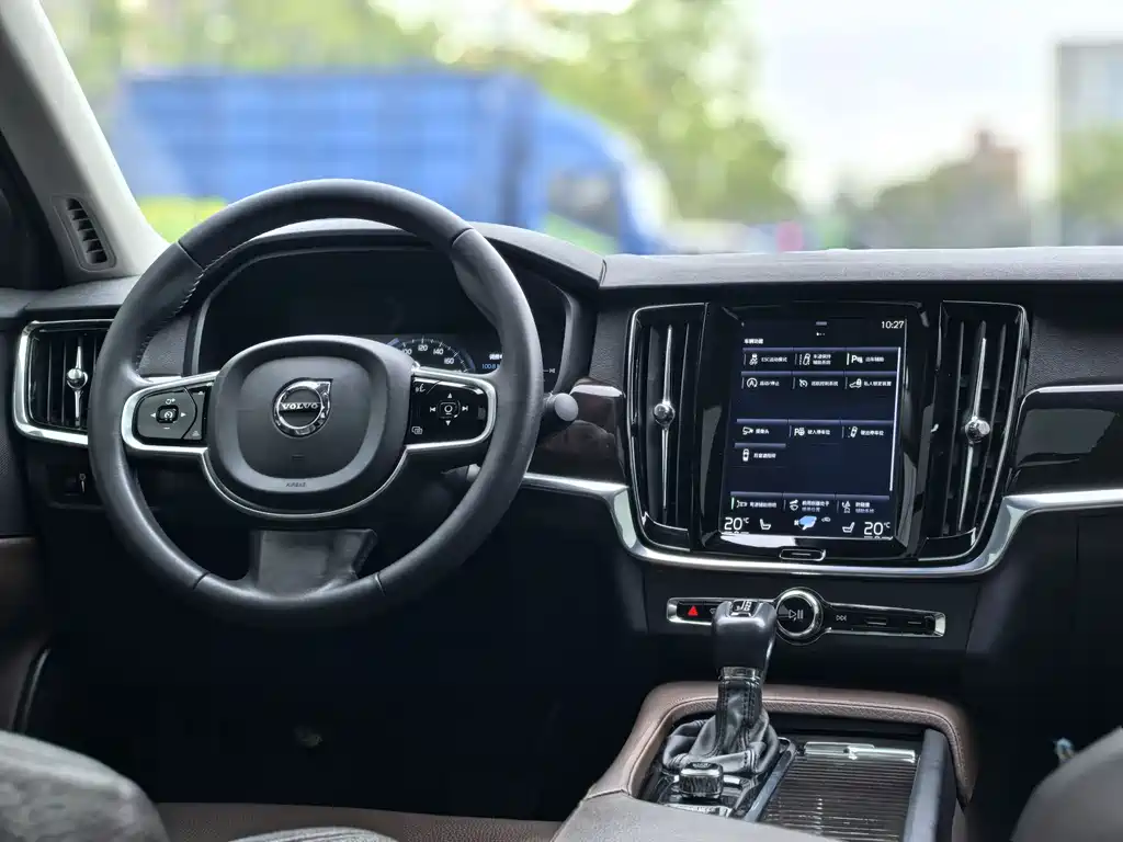 Volvo S90 2017 — фото 10