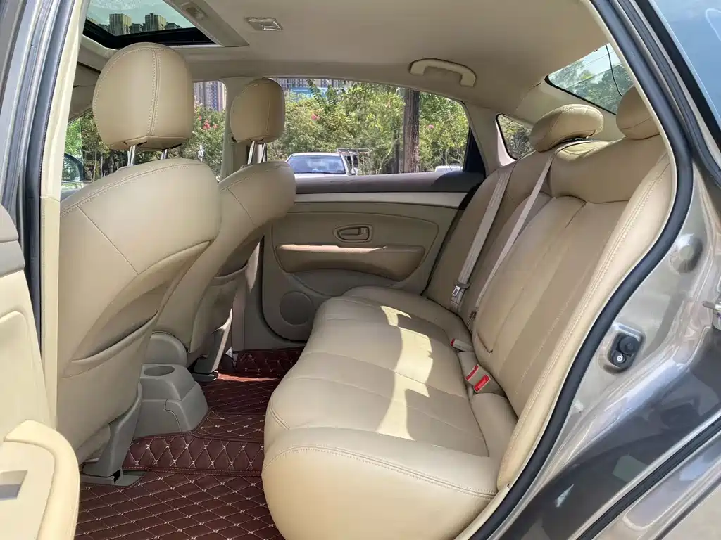 Nissan Sylphy 2017 — фото 13