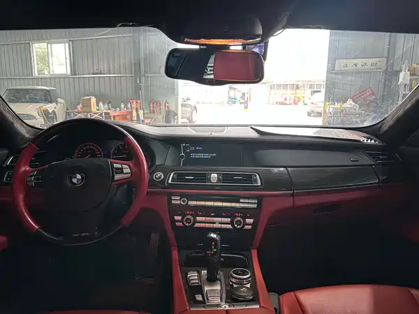 BMW 7 Series 2010