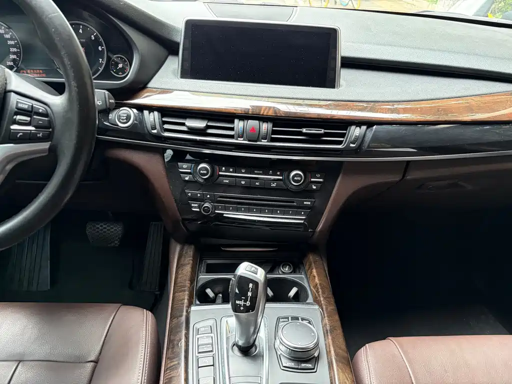 BMW X5 2018 — фото 10