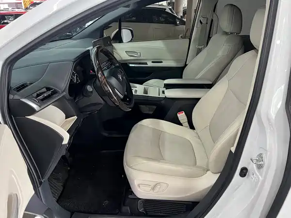 Toyota Sienna 2024