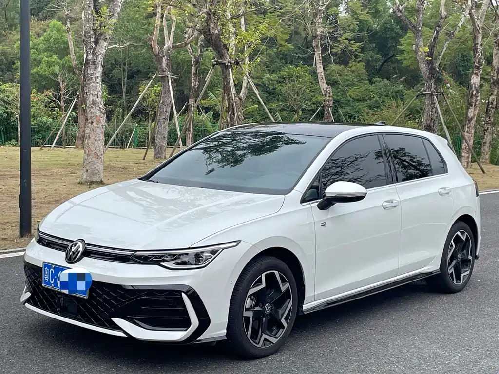 Volkswagen Golf 2025