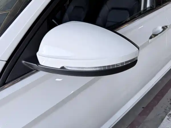 Volkswagen Sagitar 2021