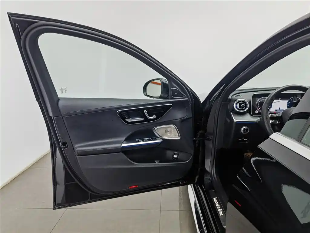 Mercedes-Benz C-Class 2022 — фото 8